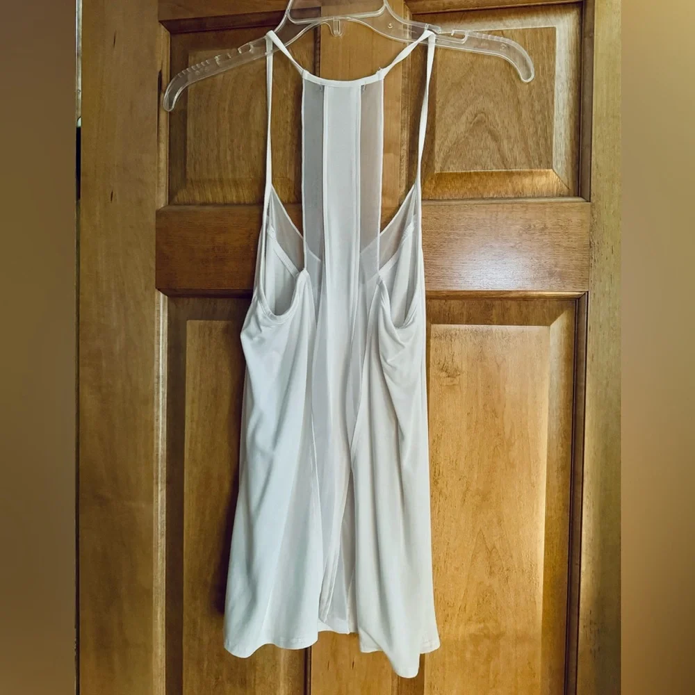 Racerback tank rom the Buckle. White with mesh details - Picture 2 of 5